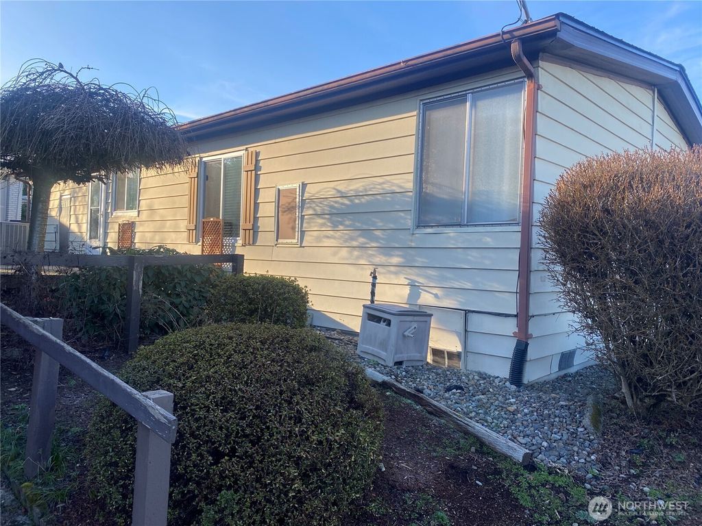 Photo of 2500 Alder Street #304, Milton, WA 98354 (MLS # 2472038)