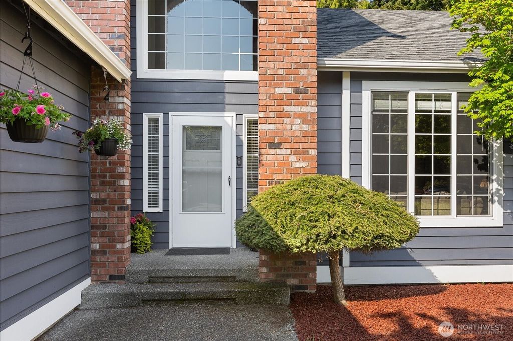 Photo of 2911 107th Street SE, Everett, WA 98208 (MLS # 2364799)