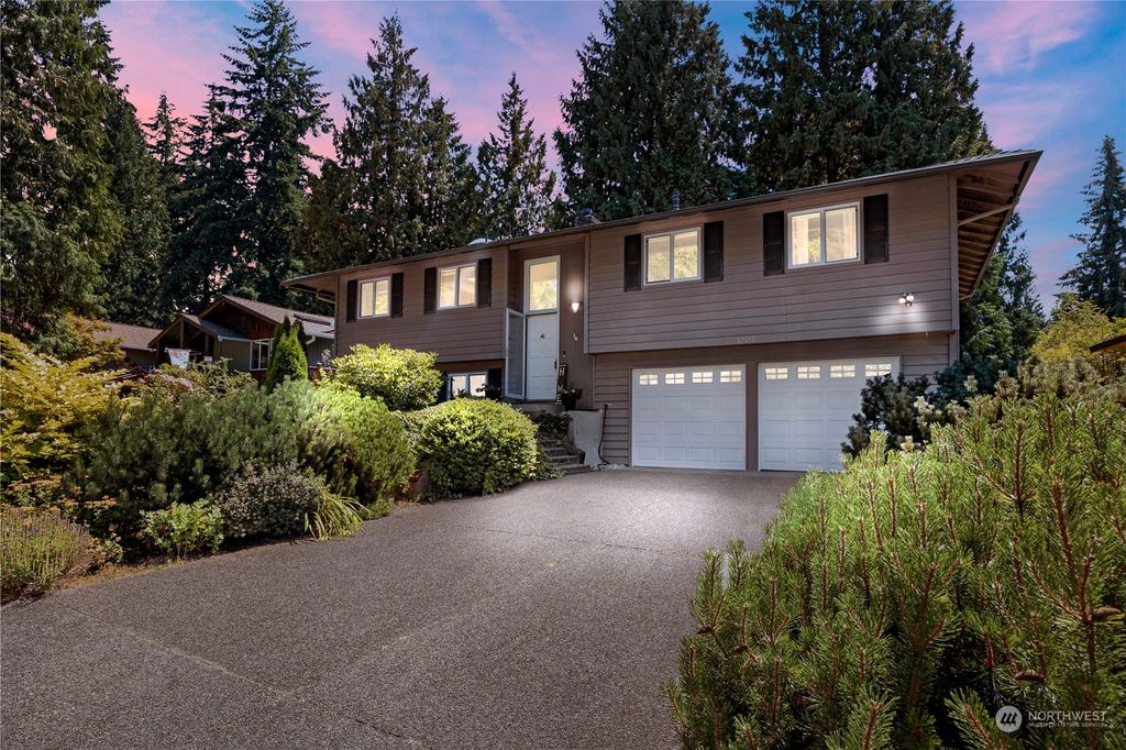 Photo of 12015 NE 67th Street, Kirkland, WA 98033 (MLS # 2267912)