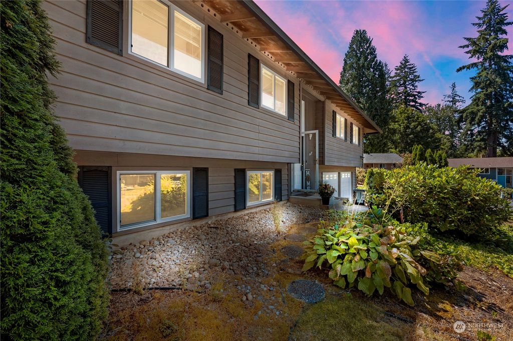 Photo of 12015 NE 67th Street, Kirkland, WA 98033 (MLS # 2267912)