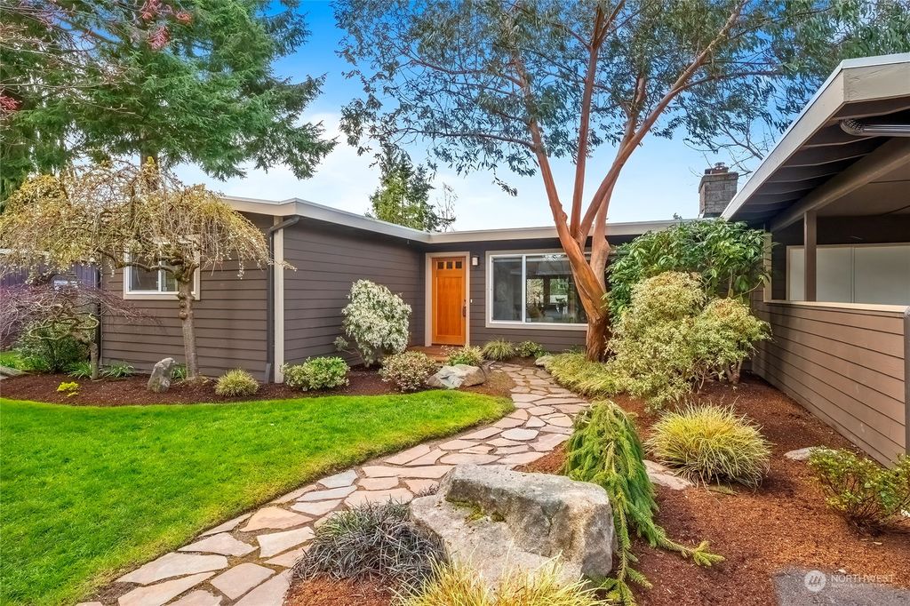 Photo of 21432 86th Avenue W, Edmonds, WA 98026 (MLS # 2057970)