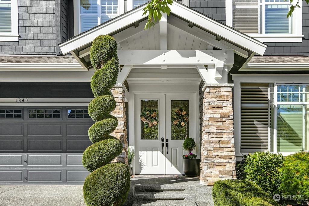 Photo of 1840 271st Avenue SE, Sammamish, WA 98075 (MLS # 2234965)