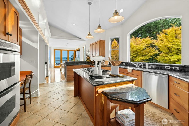 21322 NE President Point Road