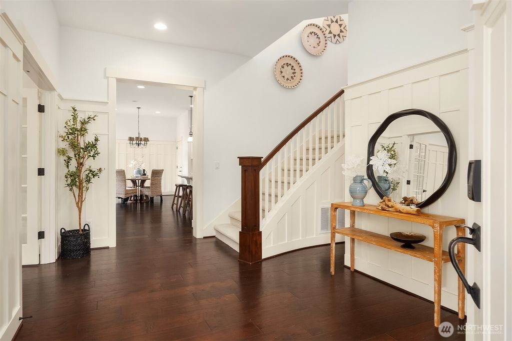 Photo of 1447 26th Avenue NE, Issaquah, WA 98029 (MLS # 2496116)