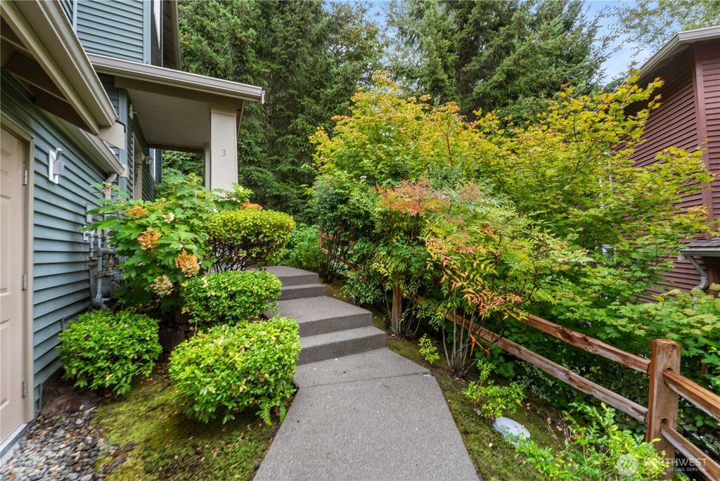 Photo of 21507 42nd Avenue S #F3, SeaTac, WA 98198 (MLS # 2433558)