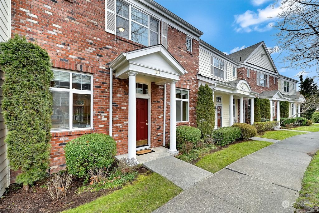 Photo of 1614 Huckleberry Circle, Issaquah, WA 98029 (MLS # 2024612)