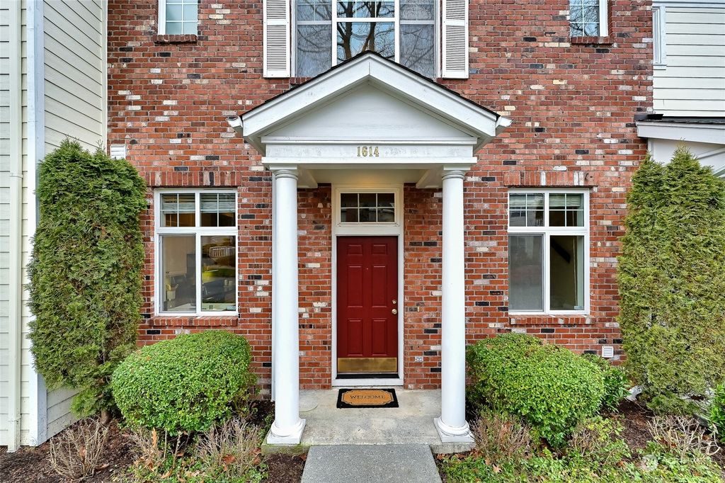 Photo of 1614 Huckleberry Circle, Issaquah, WA 98029 (MLS # 2024612)
