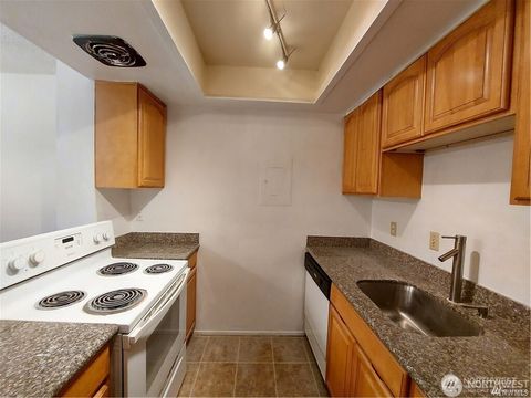 14665 NE 34th Street Unit B22, Bellevue, WA 98007 - MLS#: 2355740