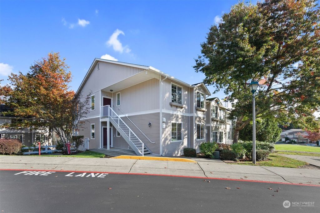 Photo of 2807 SE 8th Place #1101, Renton, WA 98058 (MLS # 2299039)