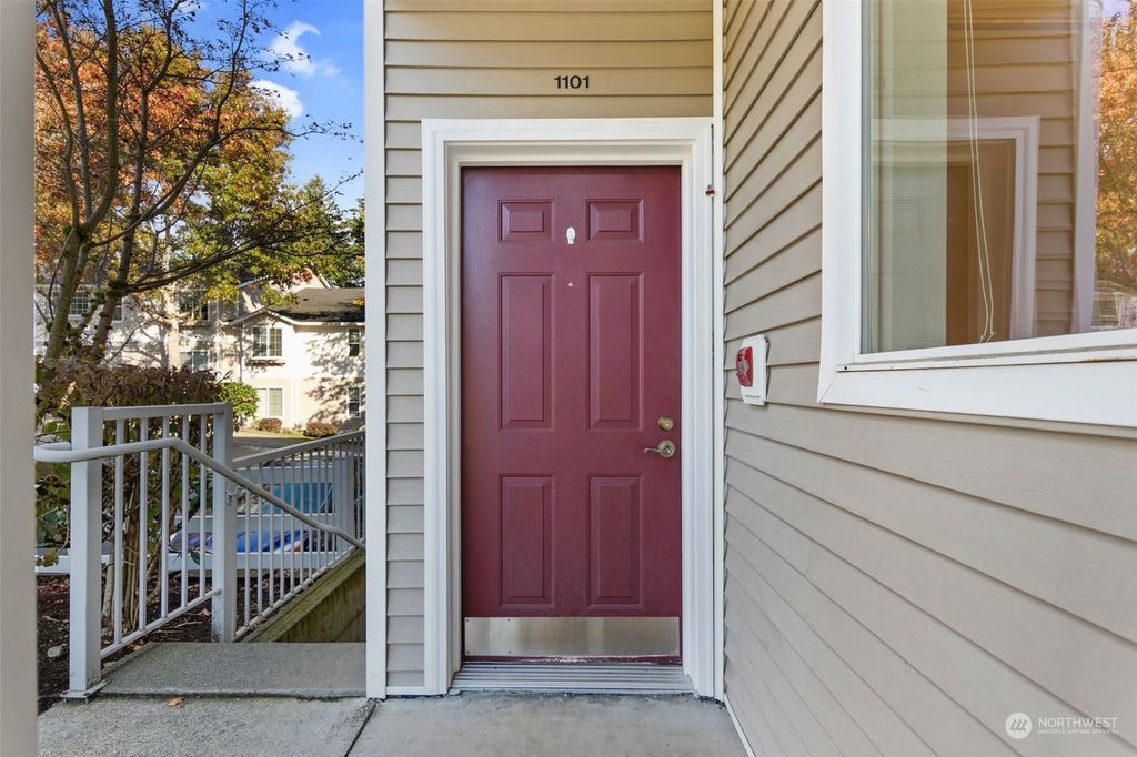 Photo of 2807 SE 8th Place #1101, Renton, WA 98058 (MLS # 2299039)