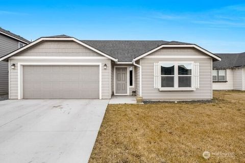 Photo of 1120 W Aspen Road, Moses Lake, WA 98837 (MLS # 2533287)