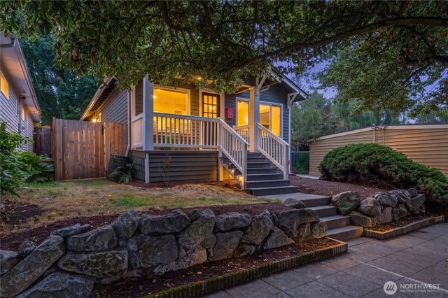 4512 6th Avenue NW, Seattle