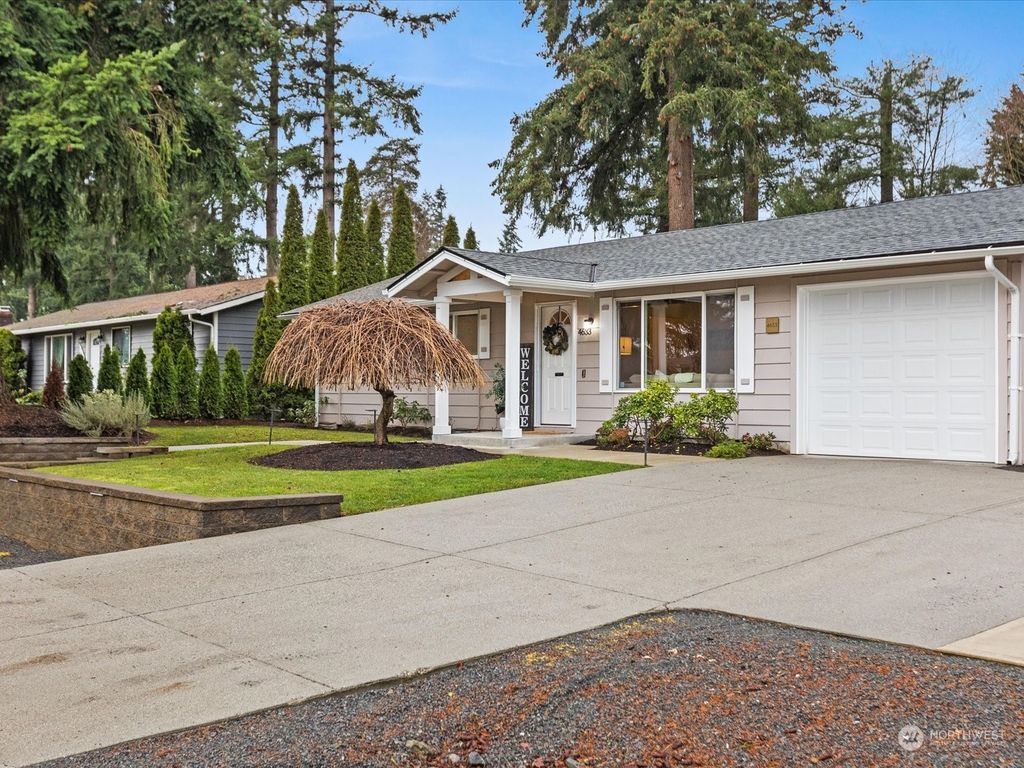 Photo of 4633 121st Place NE, Marysville, WA 98271 (MLS # 2316852)