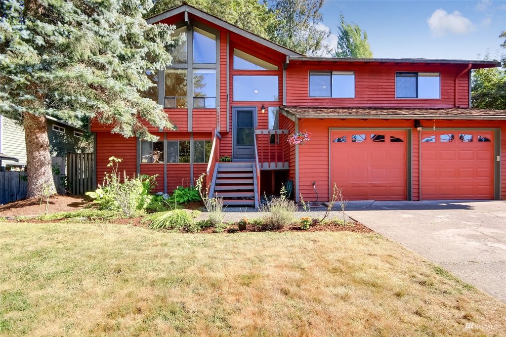 Photo of 16031 SE 167th Place, Renton, WA 98058 (MLS # 1991056)