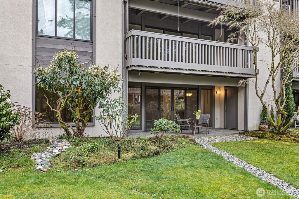 Photo of 1602 NE 140th Street #N2, Seattle, WA 98125 (MLS # 2515003)