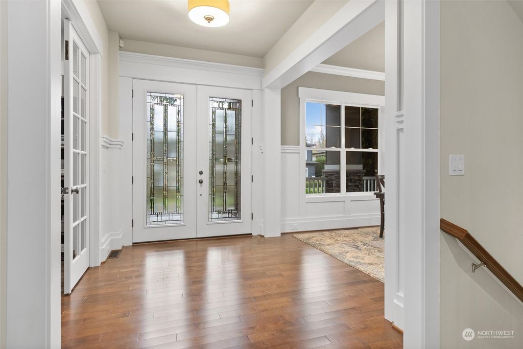 Photo of 8425 SE 39th Street, Mercer Island, WA 98040 (MLS # 2189543)