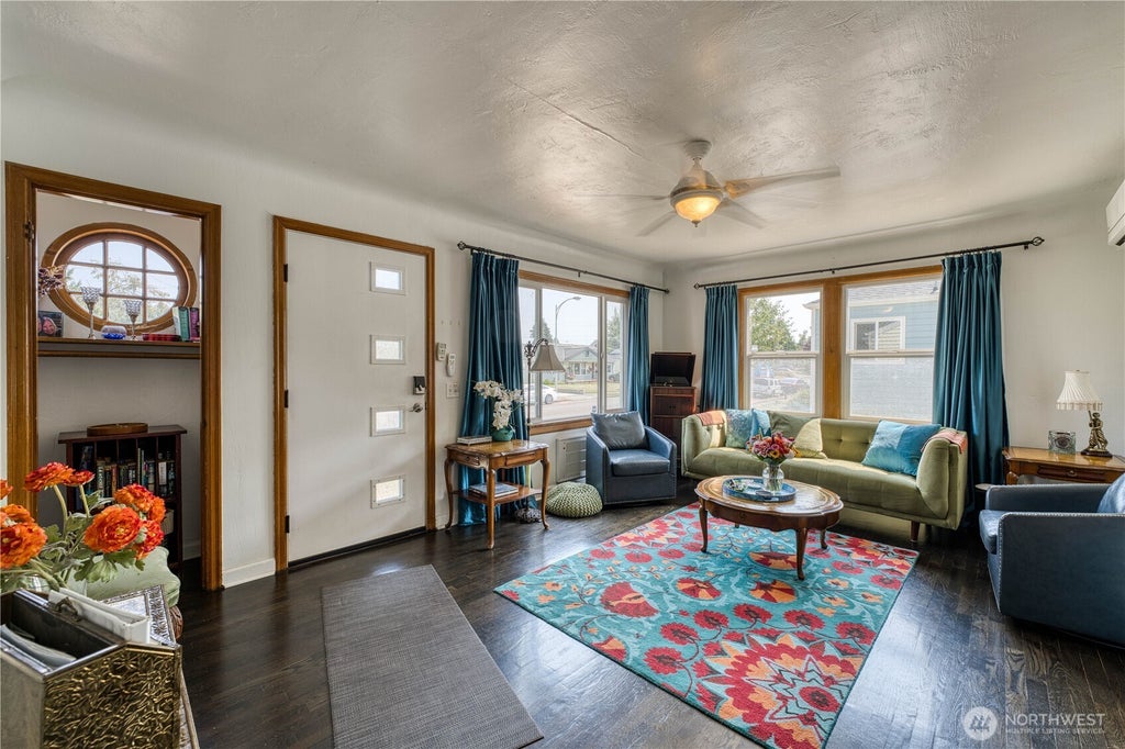 Photo of 2525 Veldee Avenue, Bremerton, WA 98312 (MLS # 2576360)
