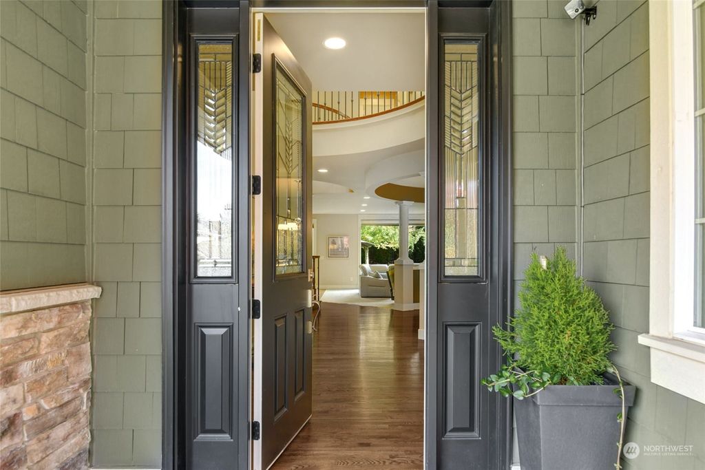 Photo of 2320 236th Avenue NE, Sammamish, WA 98074 (MLS # 2176588)