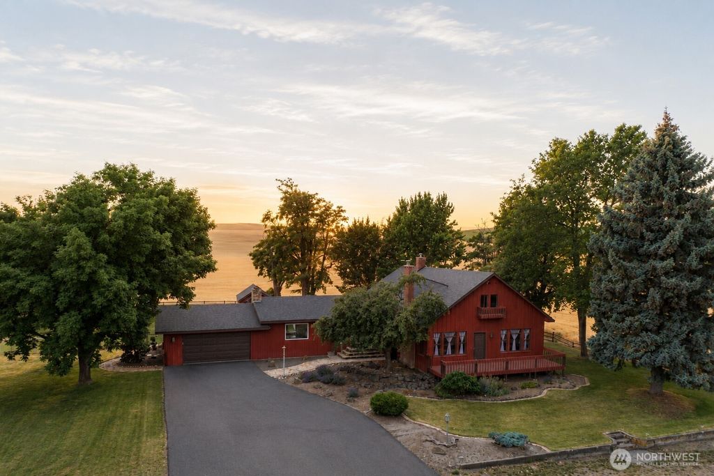 Photo of 52042 HWY 11, Athena, OR 97813 (MLS # 2546926)