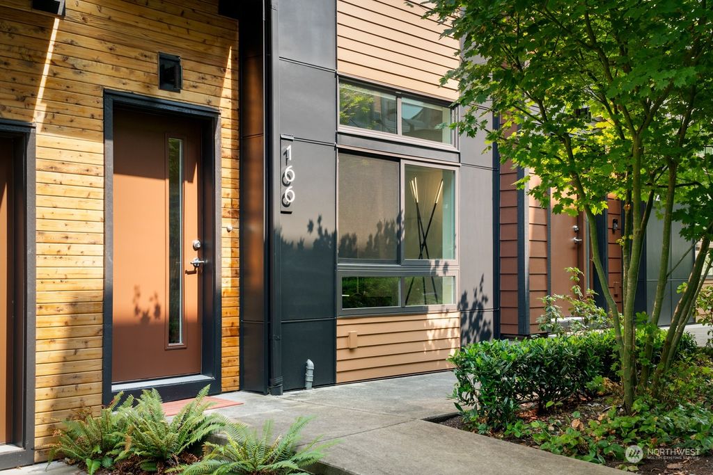 Photo of 166 Sky Ridge Walk Walk NW, Issaquah, WA 98027 (MLS # 2276315)