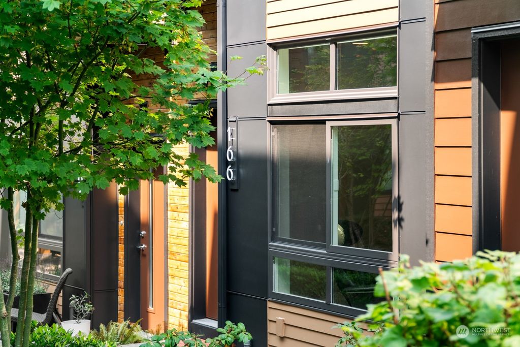 Photo of 166 Sky Ridge Walk Walk NW, Issaquah, WA 98027 (MLS # 2276315)