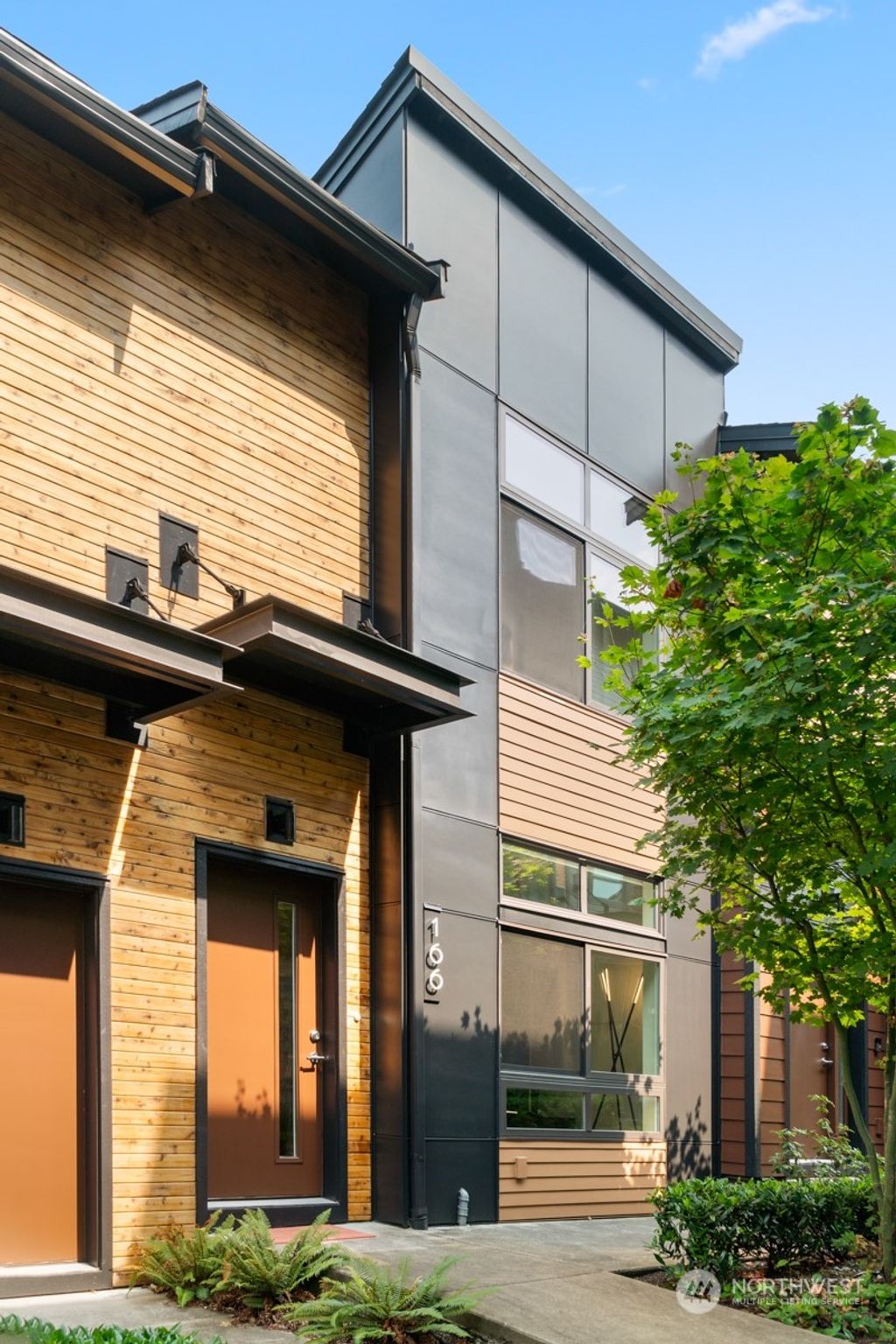 Photo of 166 Sky Ridge Walk Walk NW, Issaquah, WA 98027 (MLS # 2276315)