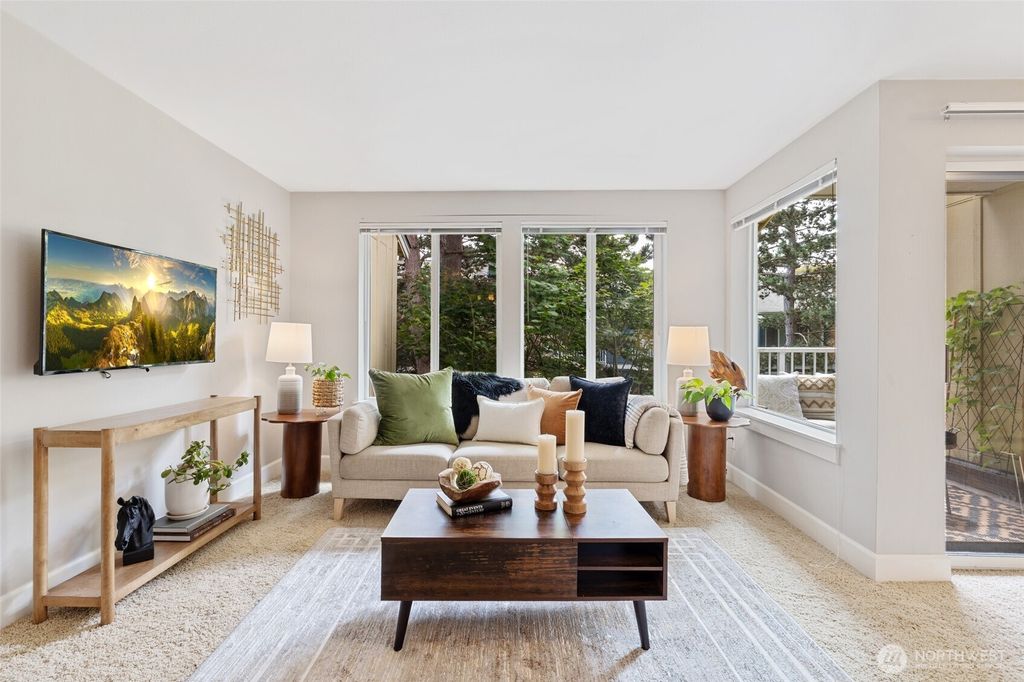 Photo of 300 N 130th Street #4-302, Seattle, WA 98133 (MLS # 2416661)