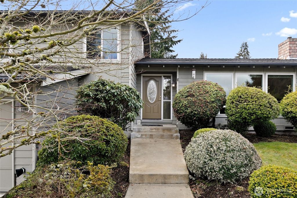 Photo of 31233 47th Place SW, Federal Way, WA 98023 (MLS # 2330392)