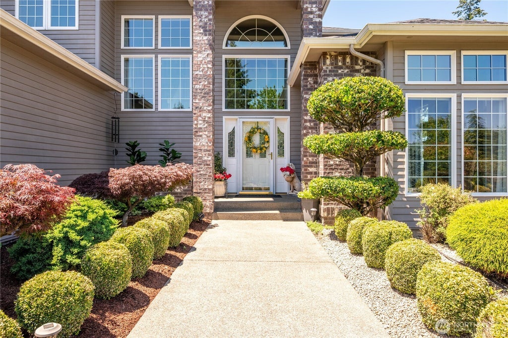 Photo of 95 Banyon Drive, Kelso, WA 98626 (MLS # 2544890)