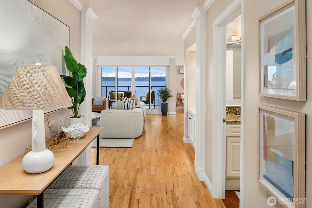 Photo of 827 Lake Street S #105, Kirkland, WA 98033 (MLS # 2466025)