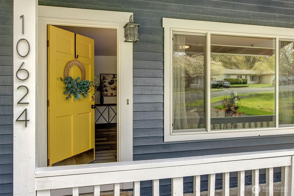 Photo of 10624 171st Avenue NE, Redmond, WA 98052 (MLS # 2503733)