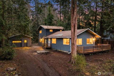Photo of 480 E Lakeshore Drive E, Shelton, WA 98584 (MLS # 2483045)