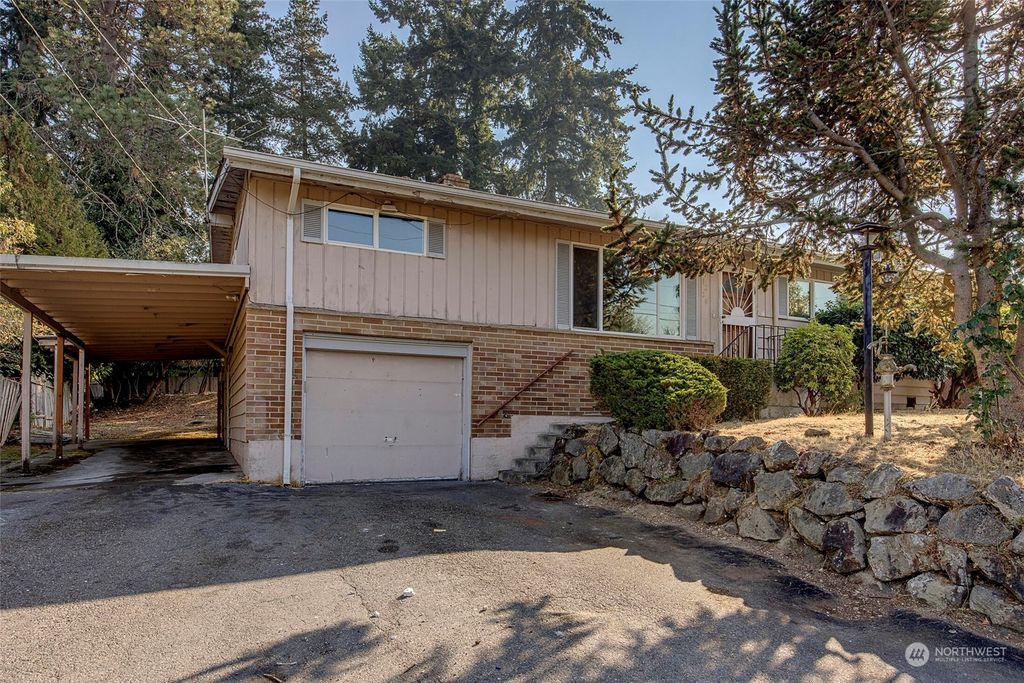 Photo of 31220 6th Avenue S, Federal Way, WA 98003 (MLS # 2009862)