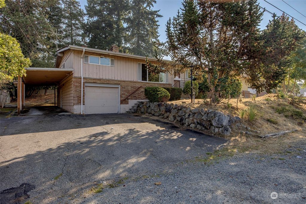 Photo of 31220 6th Avenue S, Federal Way, WA 98003 (MLS # 2009862)