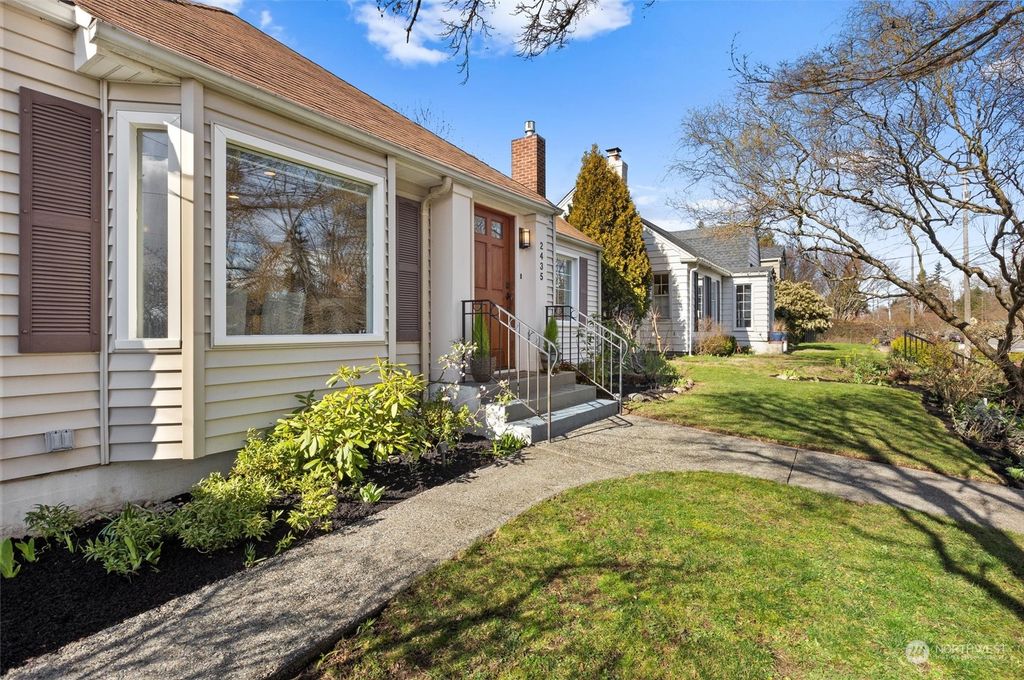 Photo of 2435 34th Ave W Ave, Seattle, WA 98199 (MLS # 2201832)
