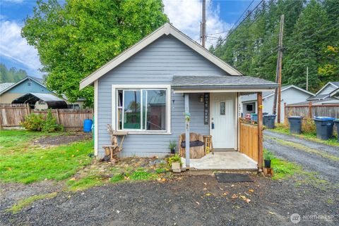 Photo of 1212 W Railroad Avenue, Shelton, WA 98584 (MLS # 2439958)