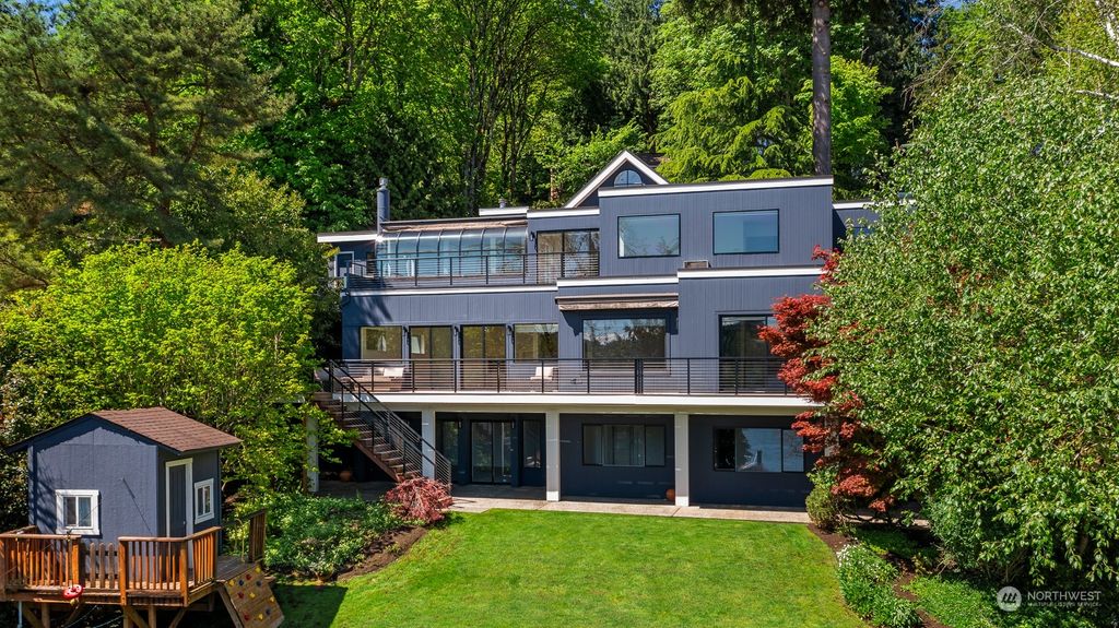 Photo of 4550 E Mercer Way, Mercer Island, WA 98040 (MLS # 2231506)