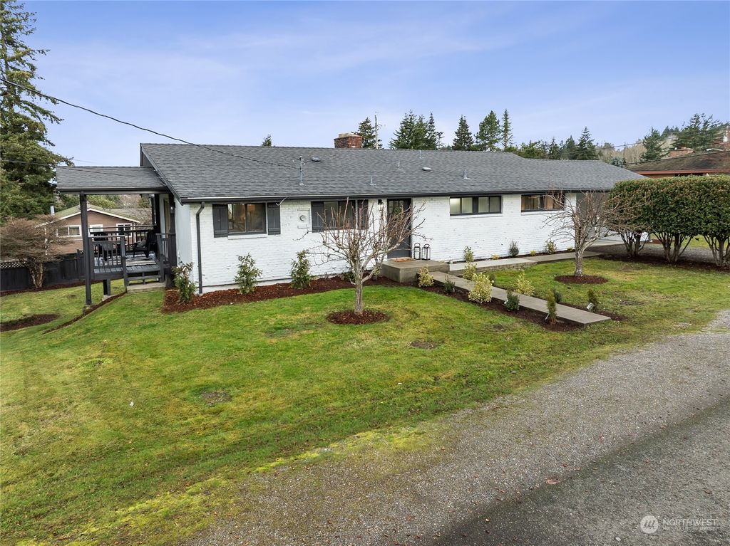 Photo of 817 E Dean Street, Kent, WA 98030 (MLS # 2317260)