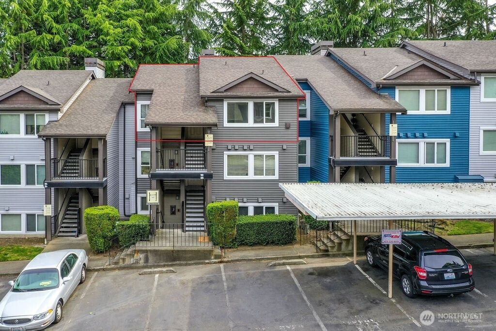 Photo of 26335 116th Avenue SE #H303, Kent, WA 98030 (MLS # 2373454)