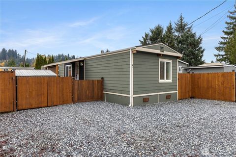 322 Chicago Boulevard S 8 Pacific WA 98047