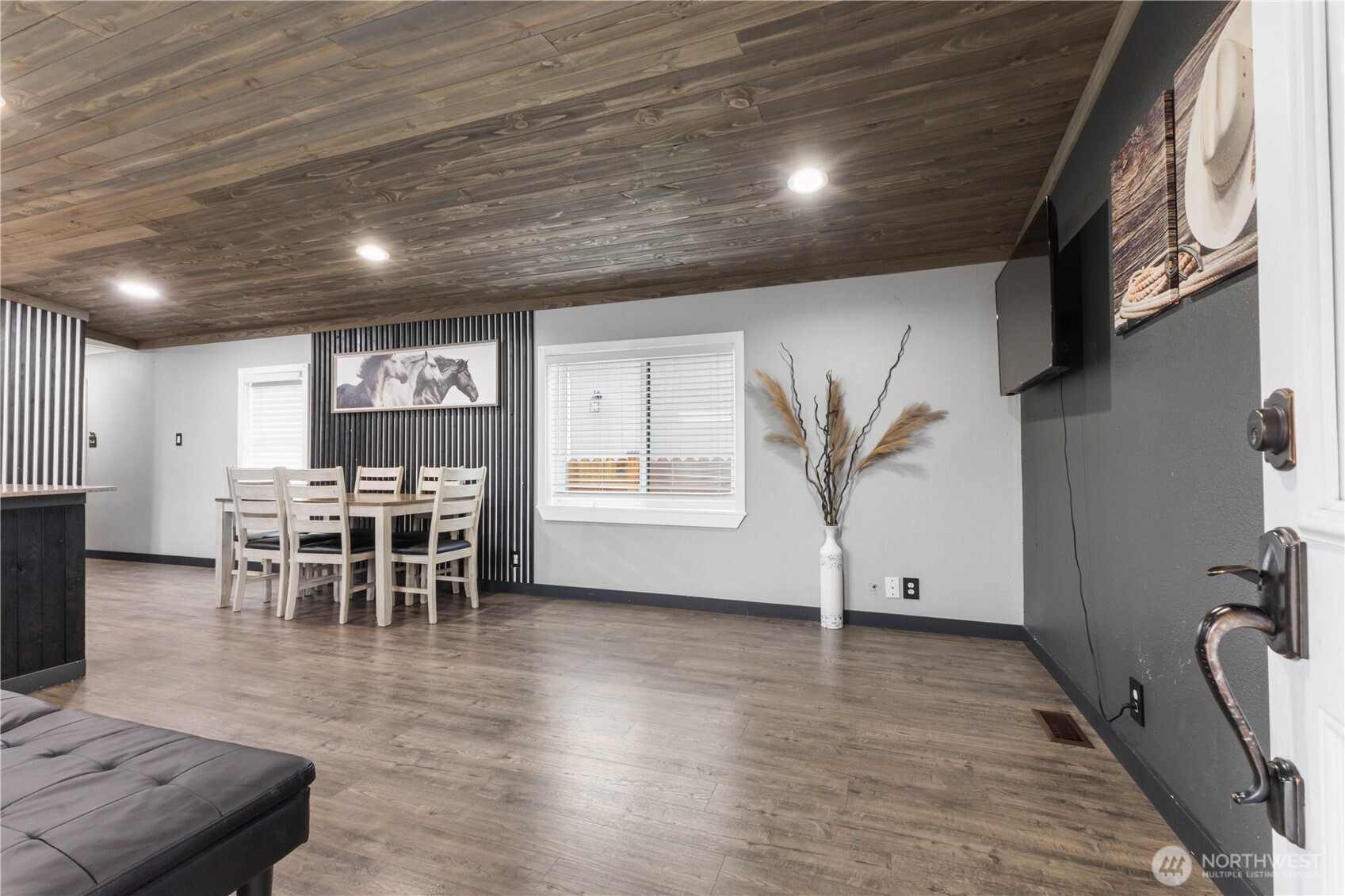 322 Chicago Boulevard S 8