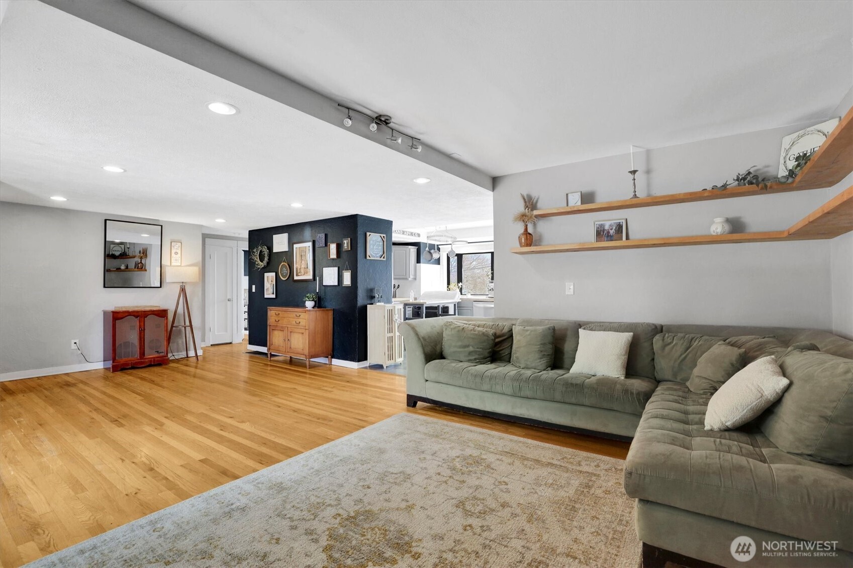 2819 W Olympic Avenue