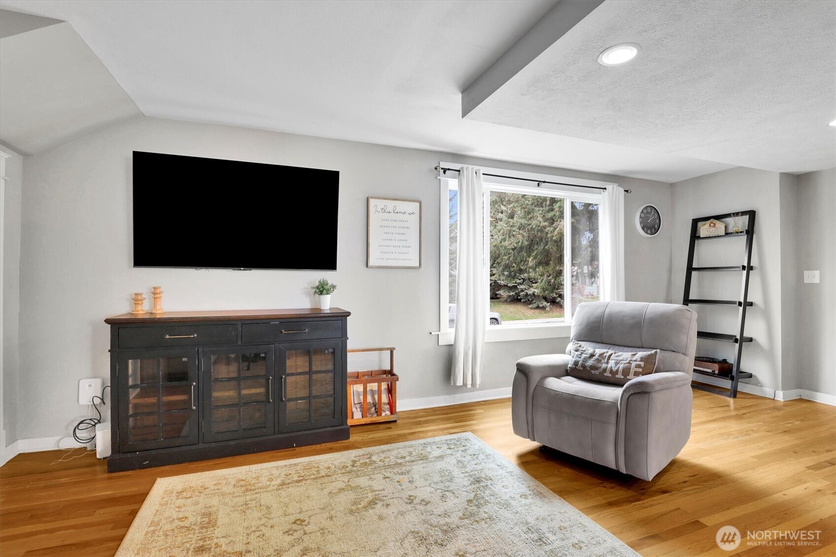 2819 W Olympic Avenue