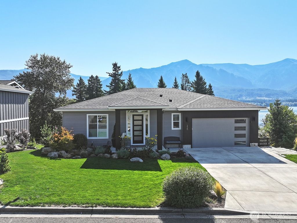 Photo of 220 NE Lower Basso Circle, Stevenson, WA 98648 (MLS # 2441570)