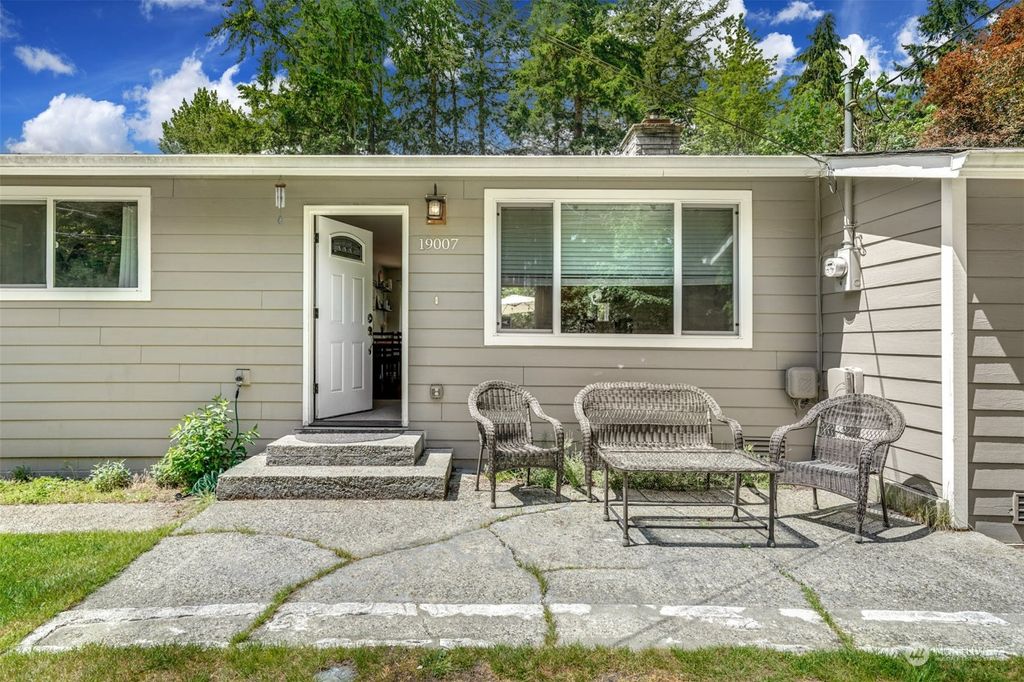 Photo of 19007 71st Ave Ne Ave, Kenmore, WA 98028 (MLS # 2203643)