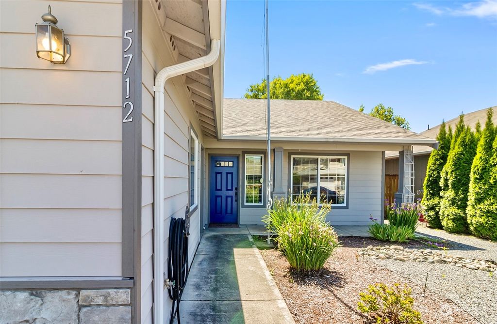 Photo of 5712 123rd Place NE, Marysville, WA 98271 (MLS # 2237361)