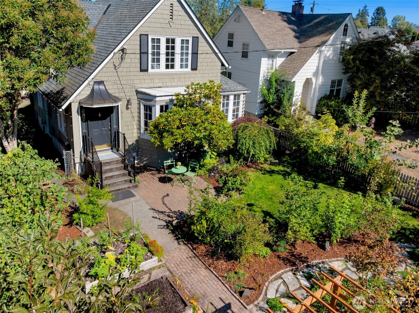 1912 Gregory Way