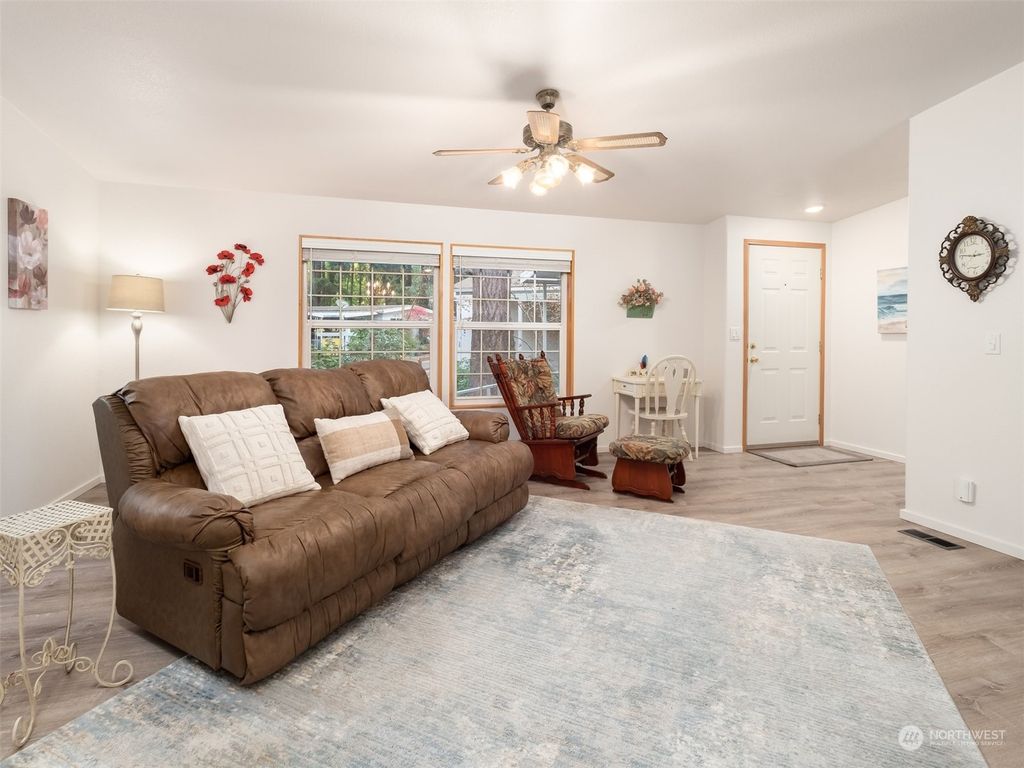 Photo of 18425 NE 95th Street #71, Redmond, WA 98052 (MLS # 2172798)