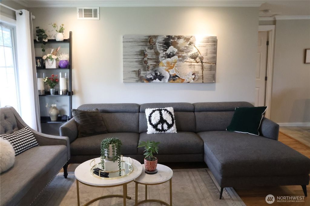 Photo of 16864 122nd Avenue SE, Renton, WA 98058 (MLS # 2495160)