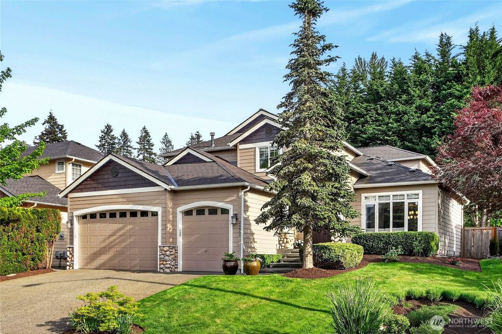 Photo of 24861 NE 1st Place, Sammamish, WA 98074 (MLS # 2521938)